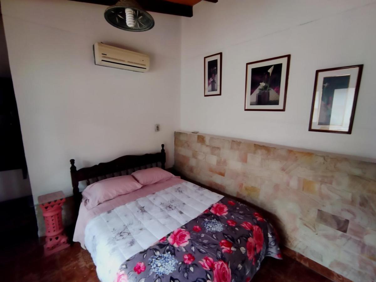Hotel La Aparesida Areguá Buitenkant foto