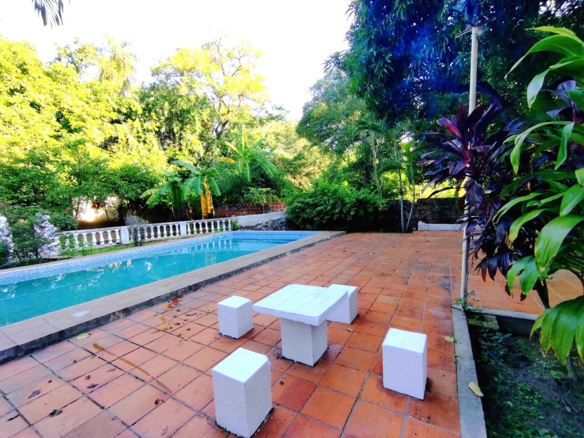 Hotel La Aparesida Areguá Buitenkant foto
